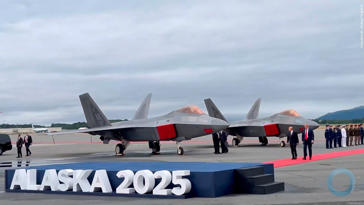 Cúpula Trump–Putin em Anchorage: diplomacia sob o espectro da dissuasão aérea