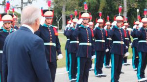 Ministro José Mucio participa da entrega de Espadins na AMAN