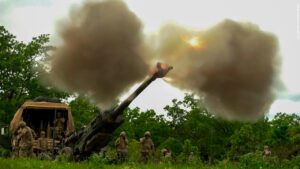 O renascimento da artilharia: conheça o obuseiro leve M777