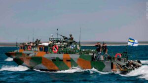 Suécia envia lanchas CB90 armadas com mísseis RBS-17 para a Ucrânia