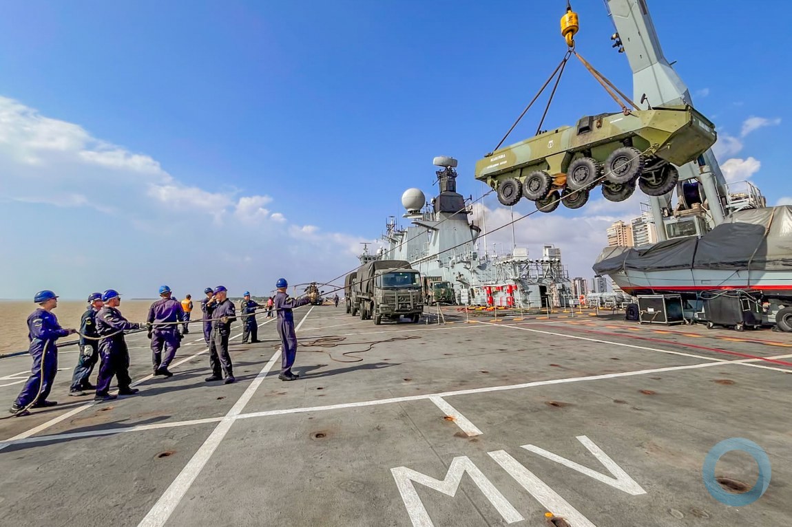 Ministro da Defesa acompanha demonstração de operações ribeirinhas no Pará