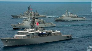 Marinha do Brasil e Força Marítima de Autodefesa do Japão conduzem exercícios no litoral do Rio de Janeiro