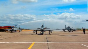 Primeiros A-29N Super Tucano da Força Aérea Portuguesa chegam nas instalações da OGMA