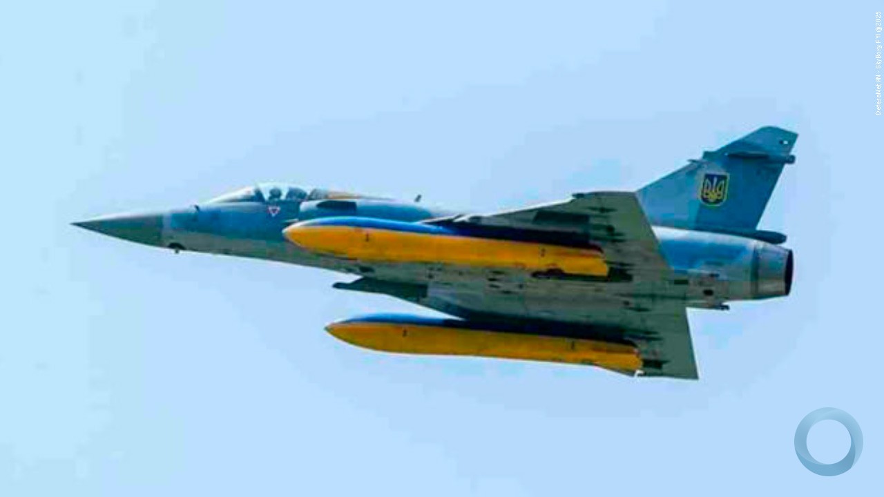 Zelensky divulga foto do Mirage 2000-5F em serviço na Força Aérea Ucraniana