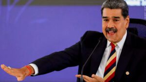 Maduro acusa EUA de tentarem invadir Venezuela e ameaça recorrer à luta armada