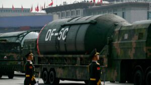 Drones, mísseis e armas a laser: o que a China revelou em seu desfile militar