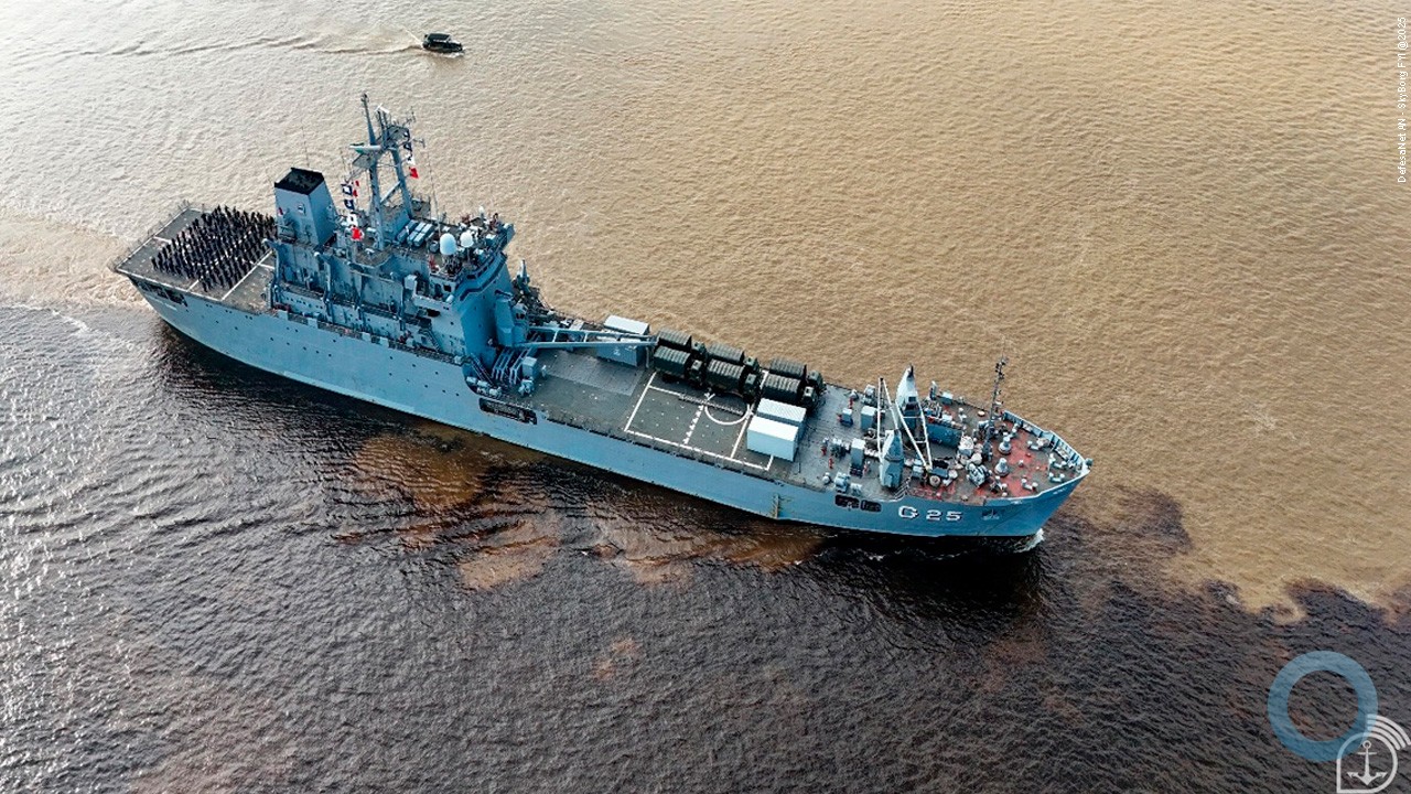 Navio da Esquadra retoma navegação fluvial no Rio Amazonas após 15 anos