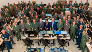 Ministro da Defesa visita COMAEX 2025 em Brasília