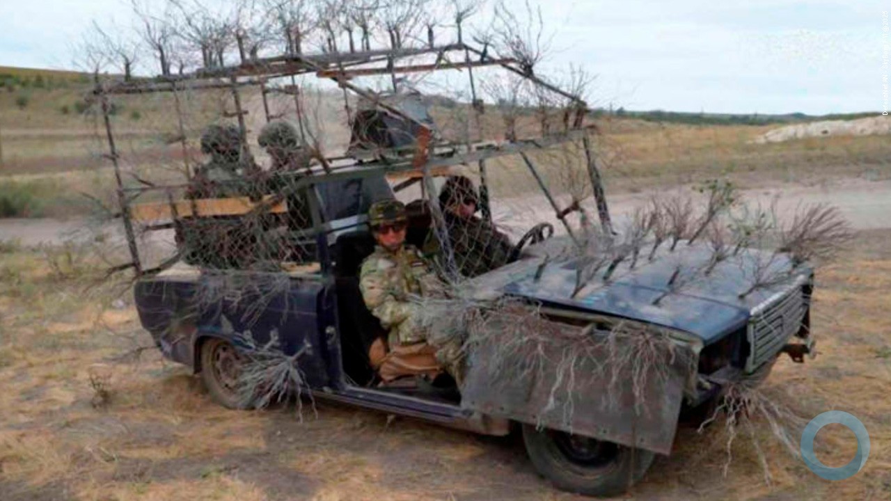 Tropas russas improvisam veículos “Mad Max” para enfrentar drones ucranianos