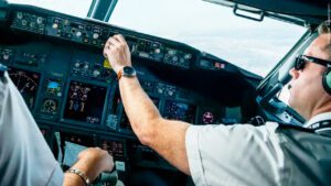 Escassez de pilotos gera crise nas companhias aéreas