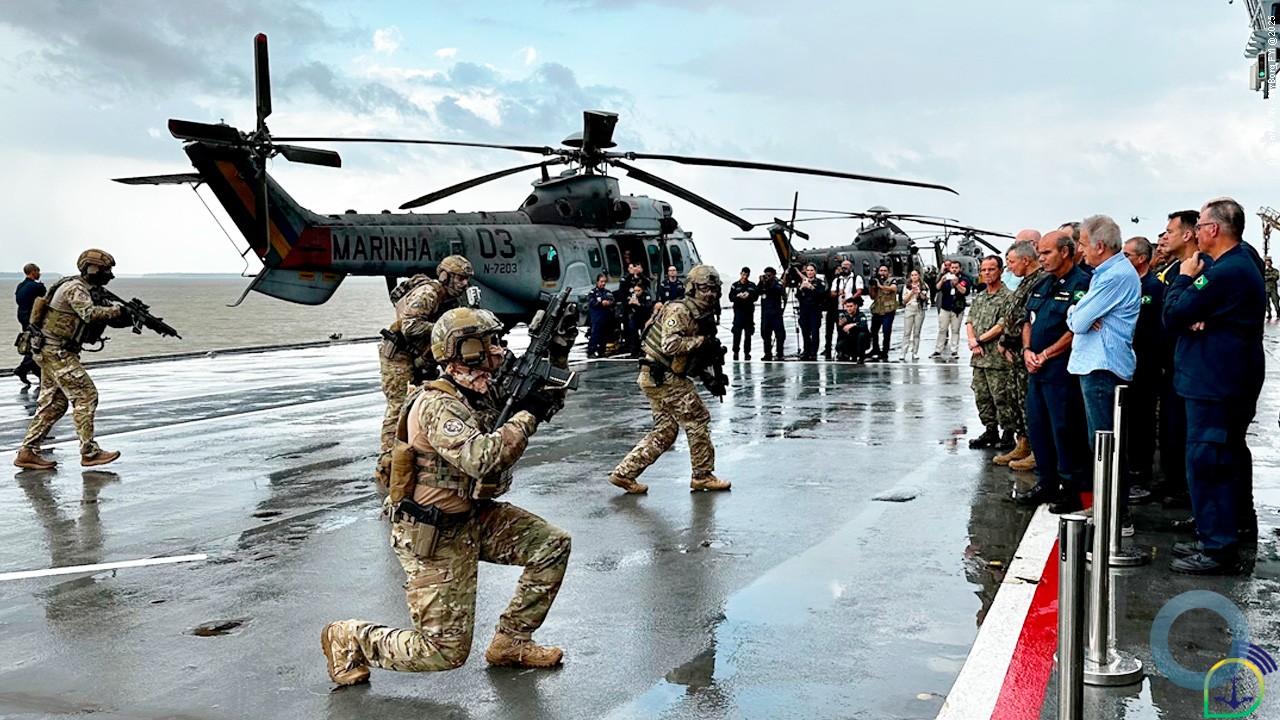 Ministro da Defesa visita NAM “Atlântico” em Belém durante a Operação “Atlas”