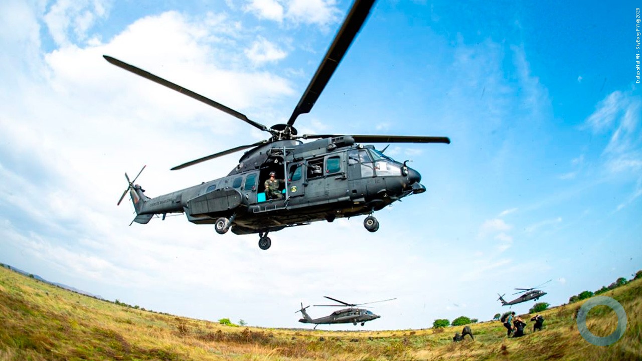 Tropas especializadas do Exército realizam assalto aeromóvel na Operação Atlas