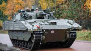 Reino Unido oficializa a entrada em serviço do blindado Ajax — marco da modernização das forças terrestres britânicas