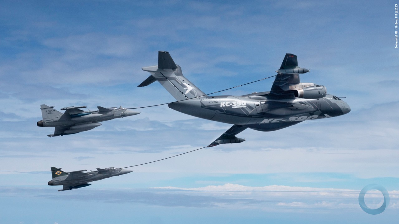 KC-390 Millennium e F-39E Gripen concluem com sucesso voos de certificação de reabastecimento