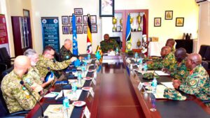 Force Commander da MONUSCO e Forças de Defesa de Uganda fortalecem cooperação pela estabilidade no leste do Congo