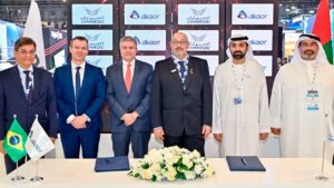 AMMROC e Akaer firmam parceria para oferecer soluções avançadas de modernização e atualização de aeronaves