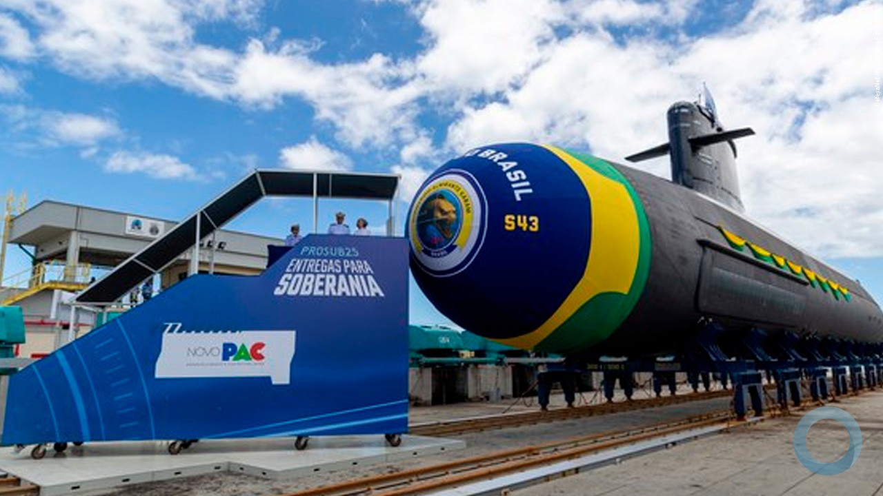 Ministro da Defesa acompanha lançamento de submarinos e reforça soberania marítima