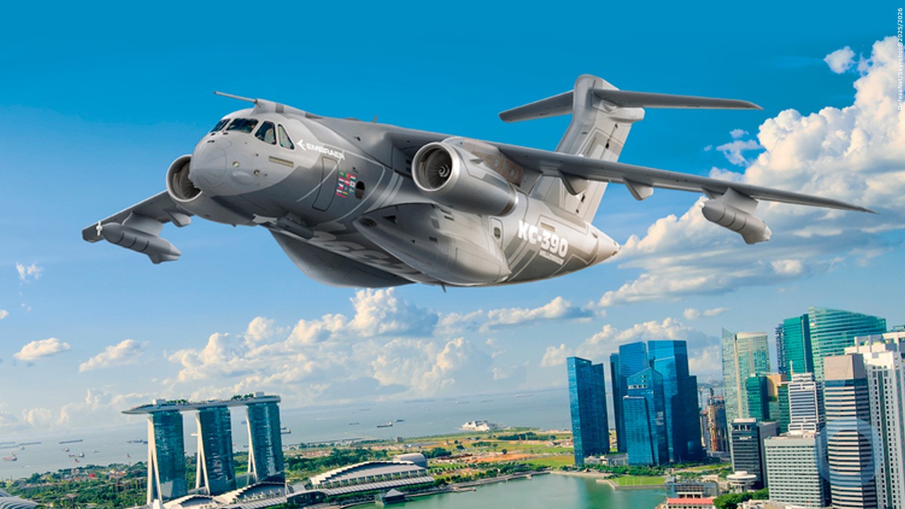 Embraer exibe os jatos de última geração E195-E2 e KC-390 Millennium durante o Singapore Airshow
