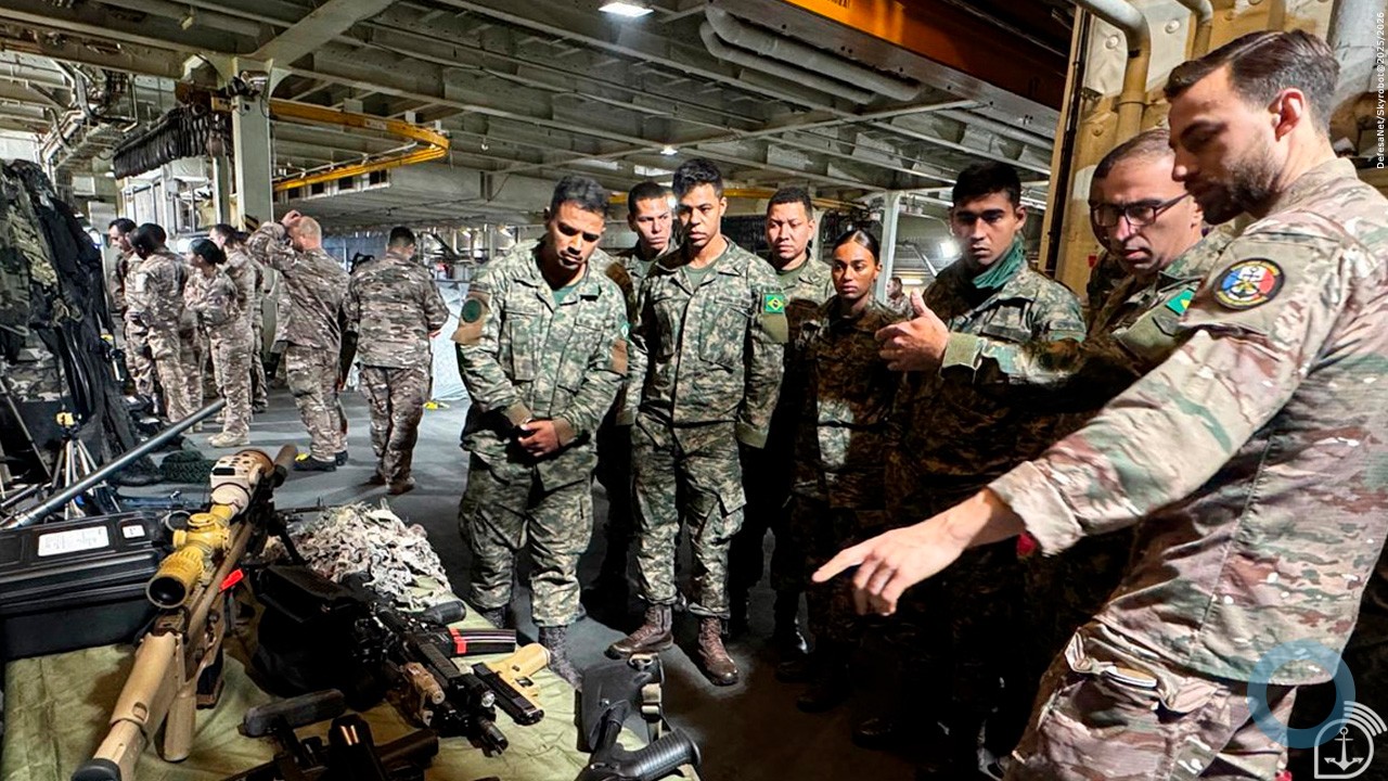 Fuzileiros Navais da Marinha do Brasil iniciam intercâmbio operativo na França