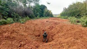 Combate ao garimpo ilegal: Comando Conjunto inutiliza materiais e pista de pouso em Roraima