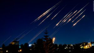 Oriente Médio em ebulição: de Conflito Contido à Guerra Regional Ampla