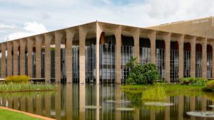 Brasil e o Eixo das Ambiguidades: Diplomacia ou Alinhamento Disfarçado?