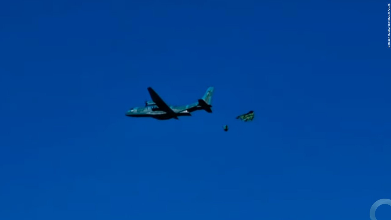 FAB realiza lançamento aéreo com o C-105 Amazonas na Antártica