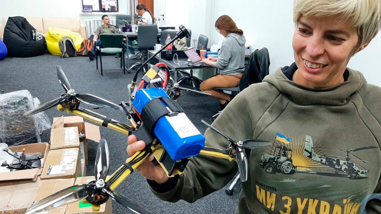 Drones vs Escala de Produção: equilíbrio entre escala industrial e produção distribuída.