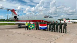 Inspeção sem fronteiras: GEIV verifica auxílios à navegação aérea do Paraguai