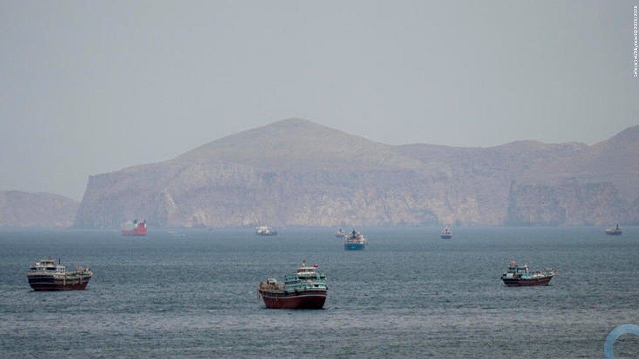 Crise no Estreito de Ormuz expõe fragilidade geopolítica e eleva risco de conflito ampliado