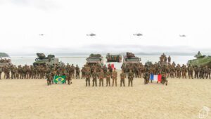Marinhas do Brasil e da França mobilizam 1.700 militares, navios, blindados, helicópteros e submarinos em exercício no Rio de Janeiro