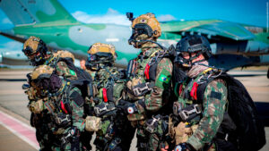 Exército Brasileiro amplia adestramento conjunto e reforça foco em mobilidade aérea, defesa antiaérea e guerra de alta intensidade na Amazônia