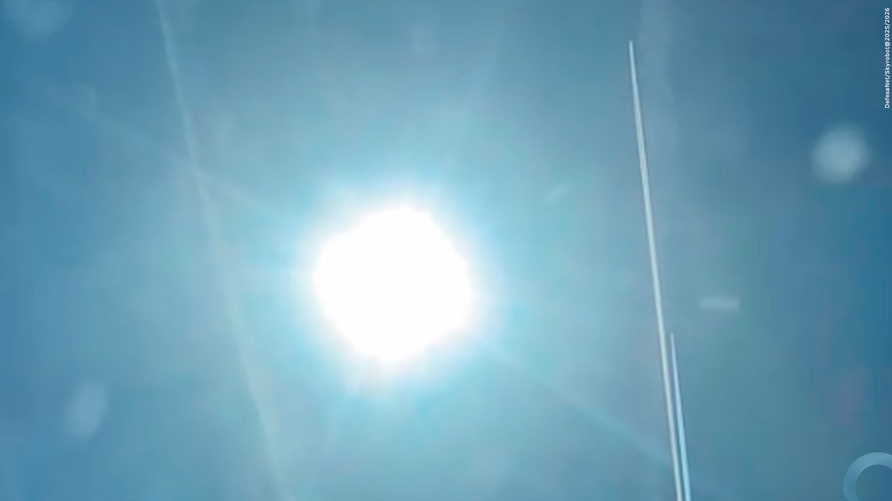 Trilhas Misteriosas no Céu do Sul do Brasil Levantam Questões Sobre Tráfego Aéreo e Condições Atmosféricas