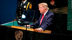 Trump chama IA de “superinteligência” e leva disputa sobre seu controle à ONU